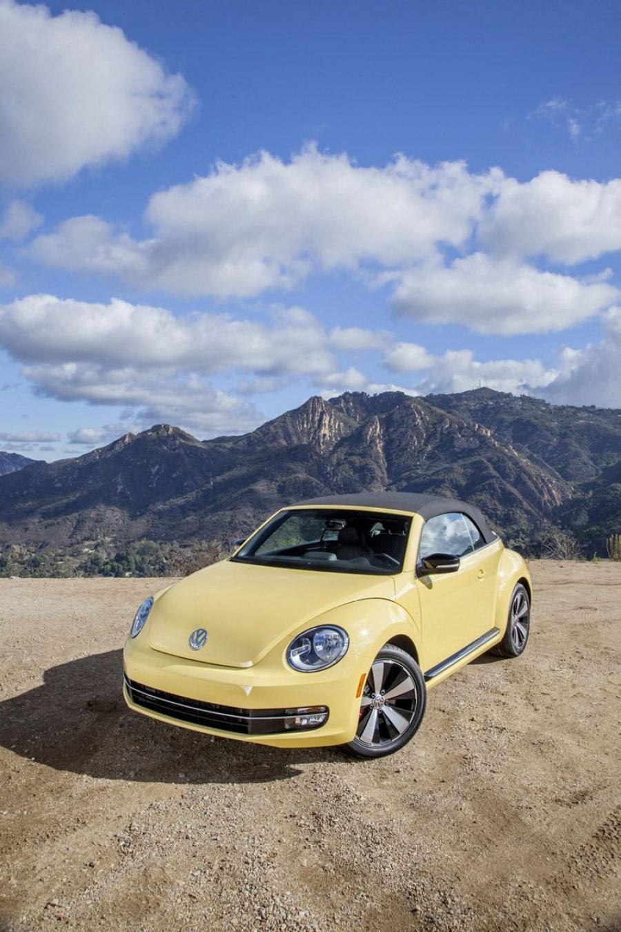  Volkswagen Beetle Cabriolet 2012 года  (фото 34 из 107)